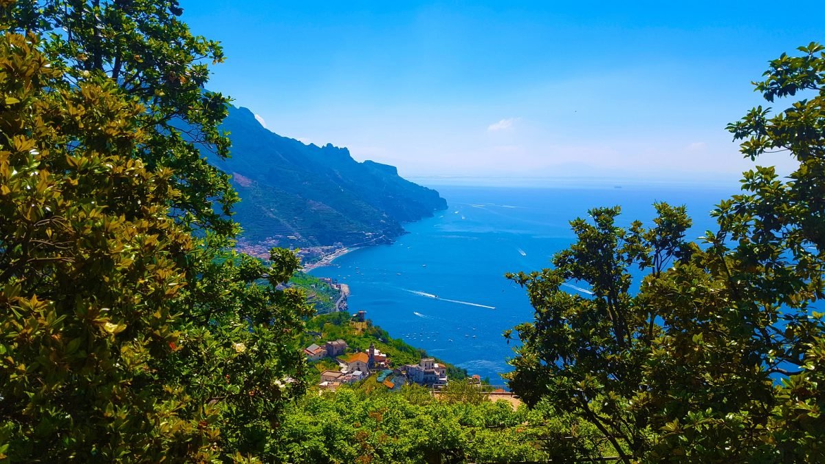 Why Do you rely on a private transfer from Naples to Positano?